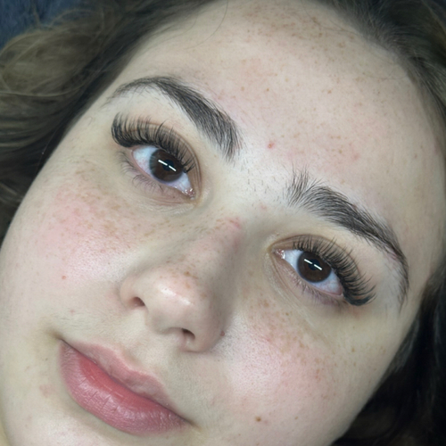 Natural volume lash extensions